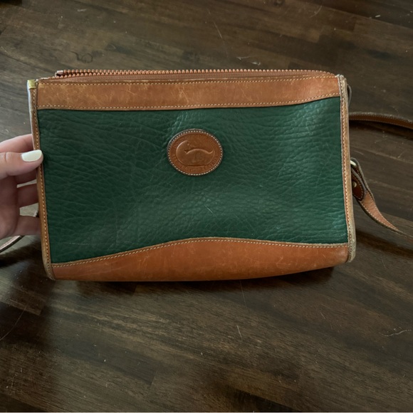 Dooney & Bourke Handbags - Vintage Dooney & Bourke crossbody